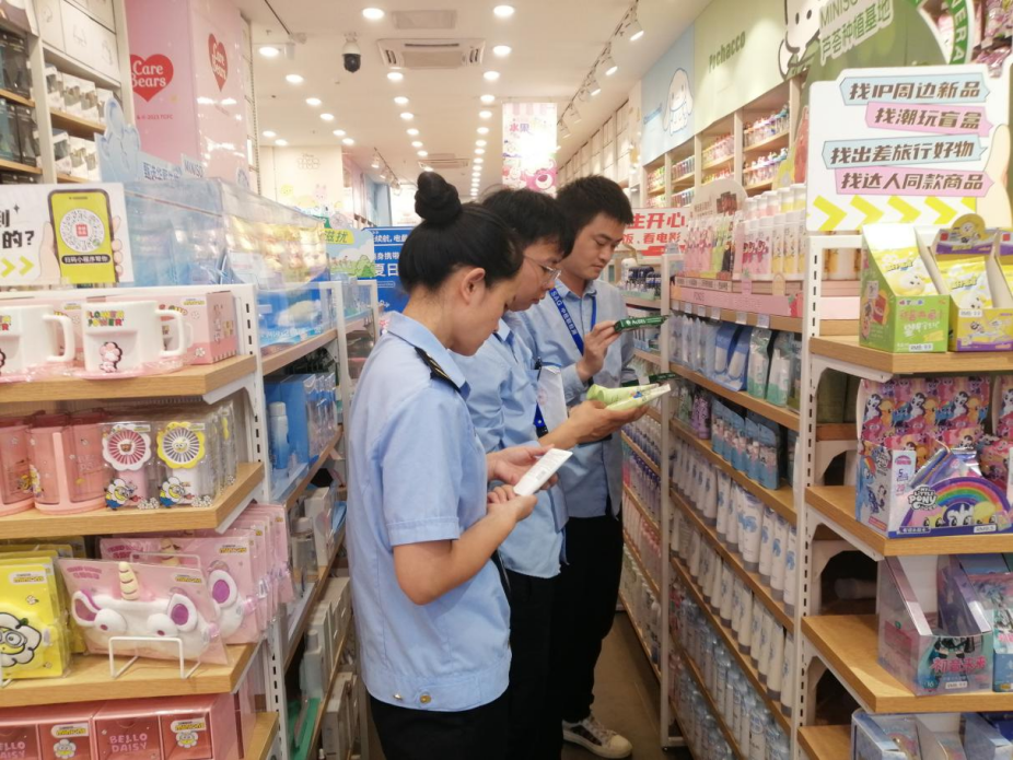 贺州八步强化排查抽检守护用妆安全