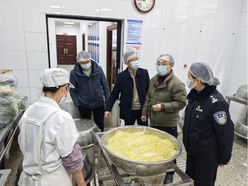 重庆城口打好“组合拳”护航学生用餐安全